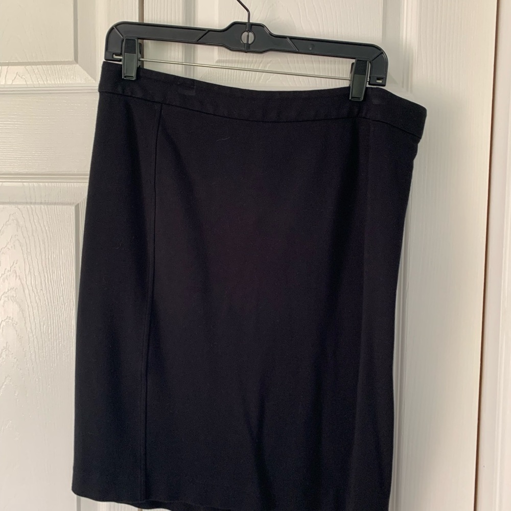 Knit Lord and Taylor pencil skirt size 10